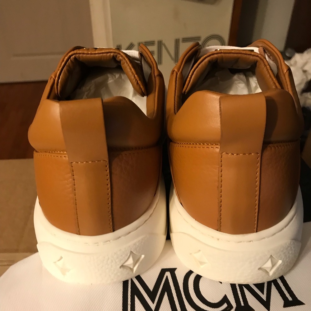 NEW MCM Grain Leather Low-Top Sneaker Visetos - Picture 4 of 8